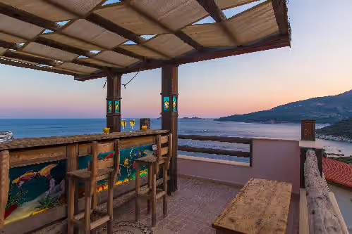 Stunning Villa, Private Heated Pool, Roof Terrace Bar, Pool Table, 200m to beach, photo 2