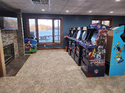 Lakefront Paradise *Indoor Pool* *Arcade*, photo 3