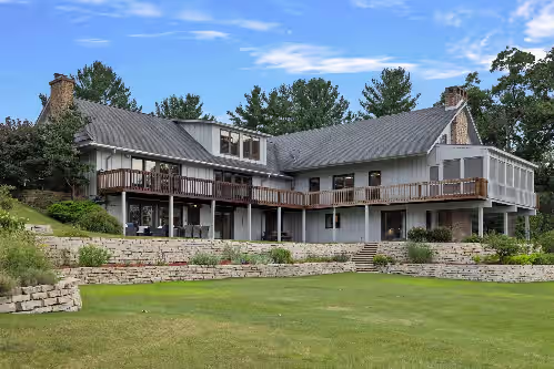 The Lodge at Rush Lakes, 10 bd 16 ba 473 acre private estate. boating, biking, fishing, trails