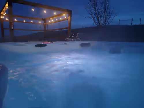 Country Living with Modern Amenities and Hot Tub, photo 3