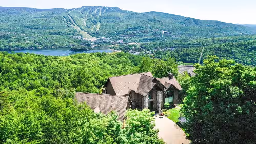 Spectacular home with breathtaking views of Mont-Tremblant! Located near resort, photo 2