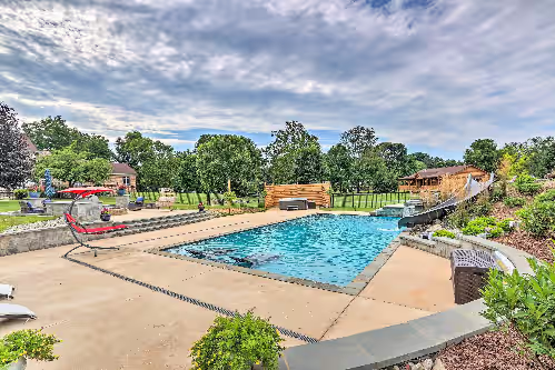 Charles Town Home w/ Private Pool & Hot Tub, photo 3