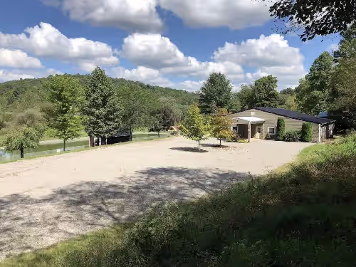 13-Bedroom Family-Friendly Lodge. Quiet. Spacious. 2 Ponds. Pet-free, photo 3
