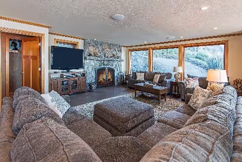6 BDRM OCEAN FRONT WITH AMAZING VIEWS, HOT TUB, WIFI Sleeps 16, beach access, photo 4