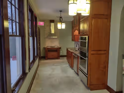 Entire Restored 10 bedroom Hotel! Located on 62 acre resort, photo 2