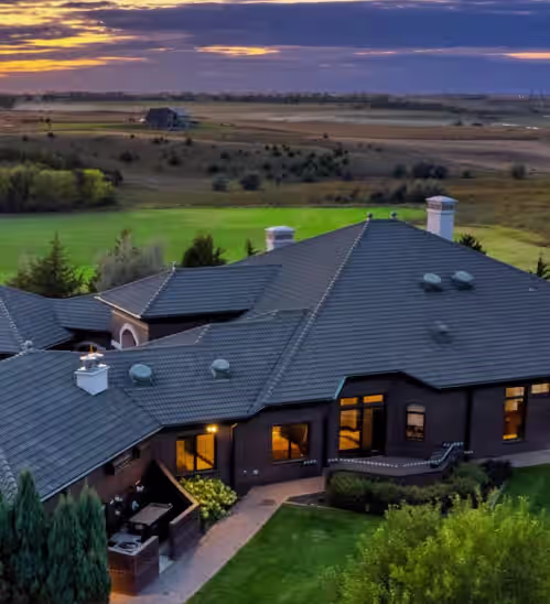 Luxe 10000sqf Estate - Event Venue/Pheasant Hunting/Sleeps 18/9 Beds/6.5 Bath