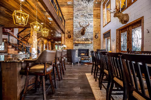 Crystal Lake Mansion: Luxurious Retreat in Broken Bow, Oklahoma, photo 2