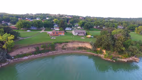 Lakefront Vacation Home / Cabin for Rent / Lewis & Clark Lake