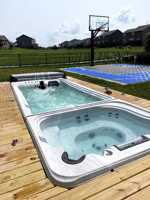 FAMILY FRIENDLY/POOL/BASKETBALL COURT/INGROUND TRAMPOLINE