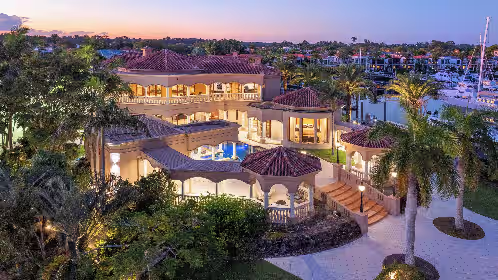 Bellagio Gold Coast / Luxury Mansion Waterfront