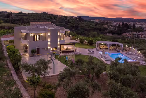 Elaida Villa, Spacious, ideal for big groups, 50m2 pool, Shops walking distance