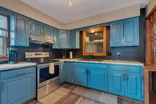 Private kitchen at Lakeside retreat with indoor pool, hot tub and sauna