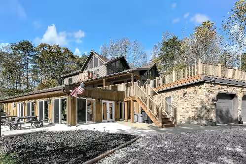 Hilltop Retreat with Indoor Saltwater Pool, photo 2