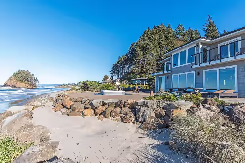 Luxury Ocean Front. 9 Bdrm, 7 bth. 7400 sq/ft. Theater room, game rm, hot tub