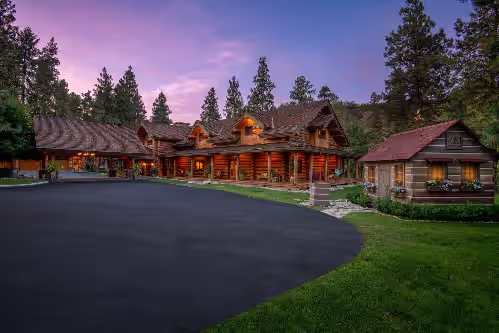 Leavenworth, Luxury River front home, vacation, business or family retreat