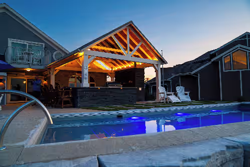 Lake front 4-bedroom vacation home with pool and tiki bar, photo 3