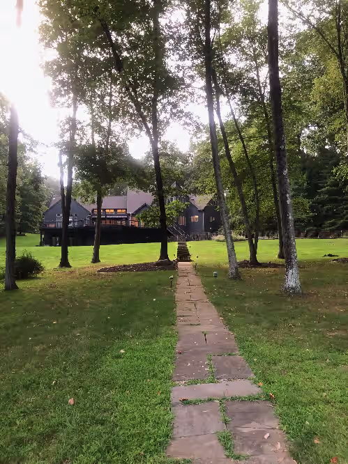 Beautiful, Fun Lakefront Retreat Perfect for family reunions / groups