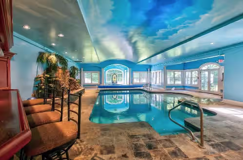 Maple House Manor - Mansion w/Game Room, Pool, 2 Hot Tubs, Theater