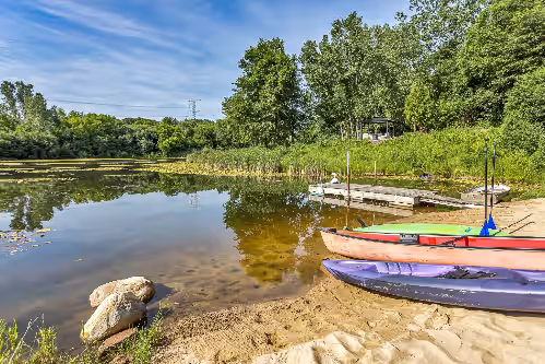 17-acre Private Oasis estate with, an indoor pool, and private lake, sleeps 16, photo 4