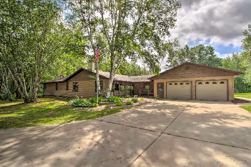 Spacious Verndale Home w/ Backyard Fire Pit, photo 2