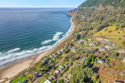 OCEANFRONT Unobstructed views of the Pacific Ocean and NEAHKAHNIE Mountain