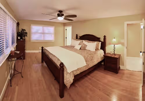 Exquisite Private Estate on 250 Acres with Pool and Hot Tub, photo 4