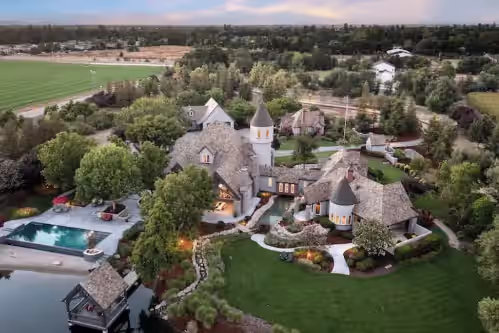 Luxury Castle Retreat UC Davis
