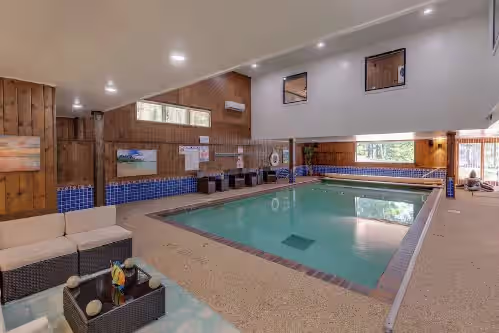 Indoor pool facilities at 6000 Sq Feet w/Year Around Indoor Pool-King Beds