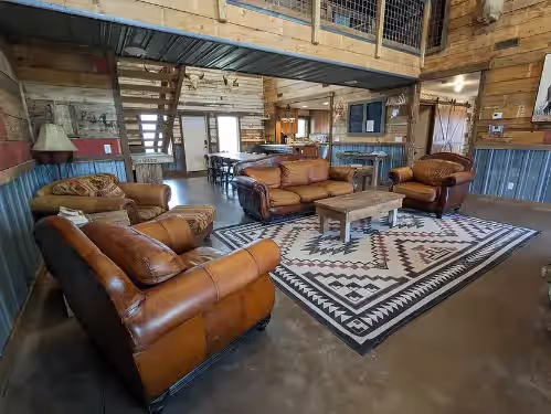 The Bison Ranch Lodge: rural seclusion on a real, working bison ranch, photo 5