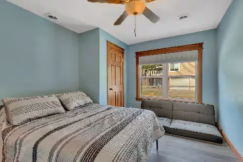 Lakeside retreat with indoor pool, hot tub and sauna, photo 3